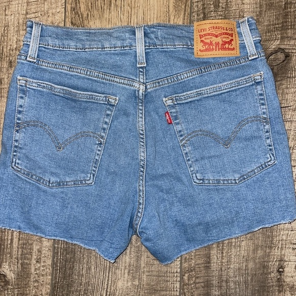 Levi’s High Rise Shorts Size 29 - Picture 2 of 3